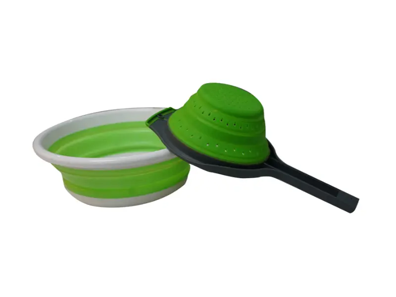 Vapauttaako elintarvikkeiden kanssa kosketuksissa oleva TPE-päällysvalu haitallisia aineita täytettäessä kuumaa vettä?