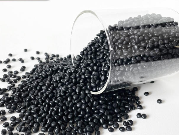 Johtava antisistaattinen TPE